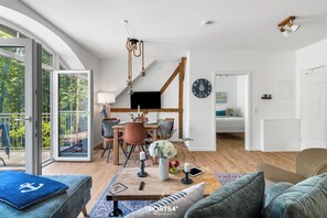 2 habitaciones, tabla de planchar con plancha y cuna de viaje 