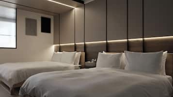 Down duvets, individually decorated, soundproofing, free WiFi