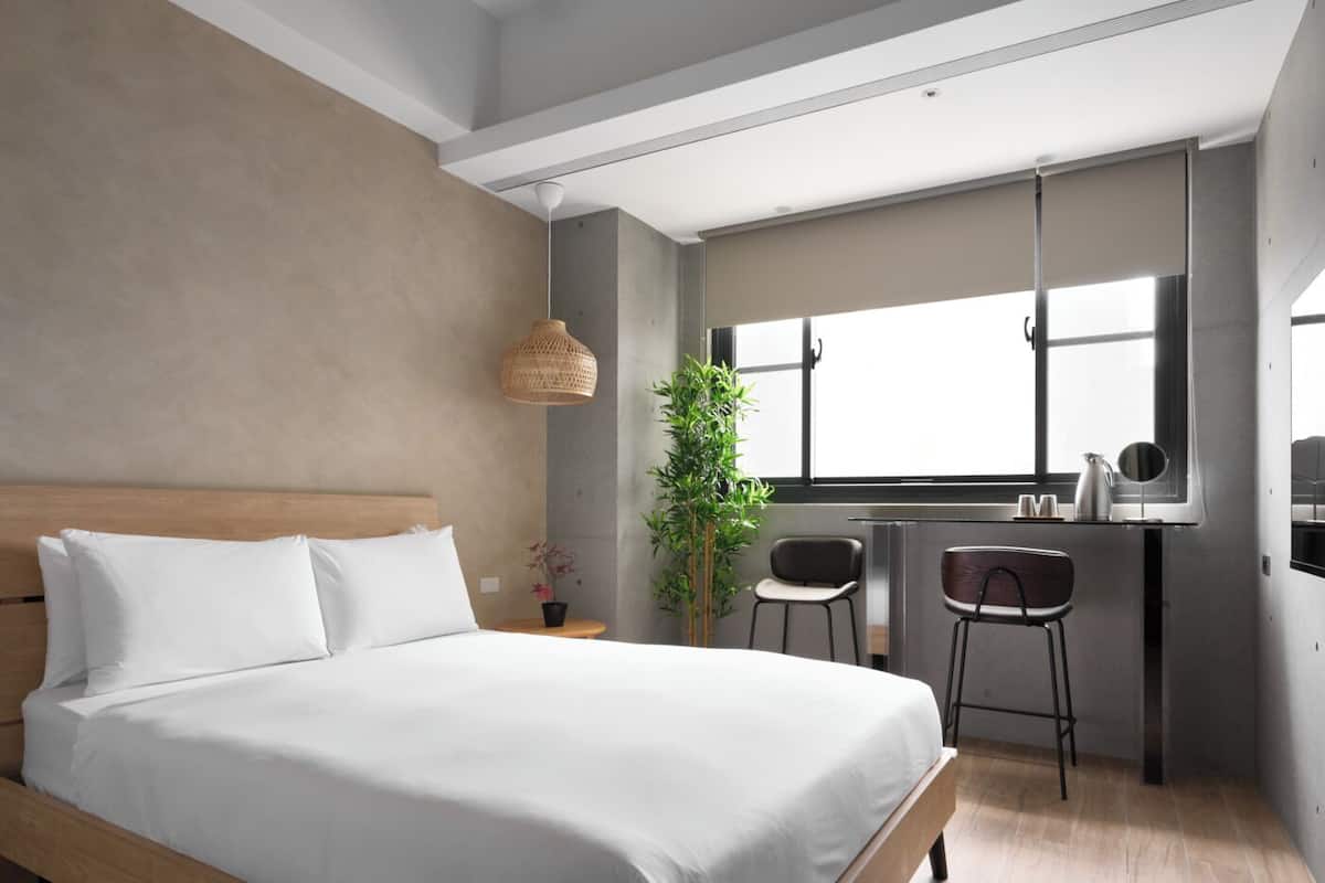 Classic Double Room | Down duvets, individually decorated, soundproofing, free WiFi