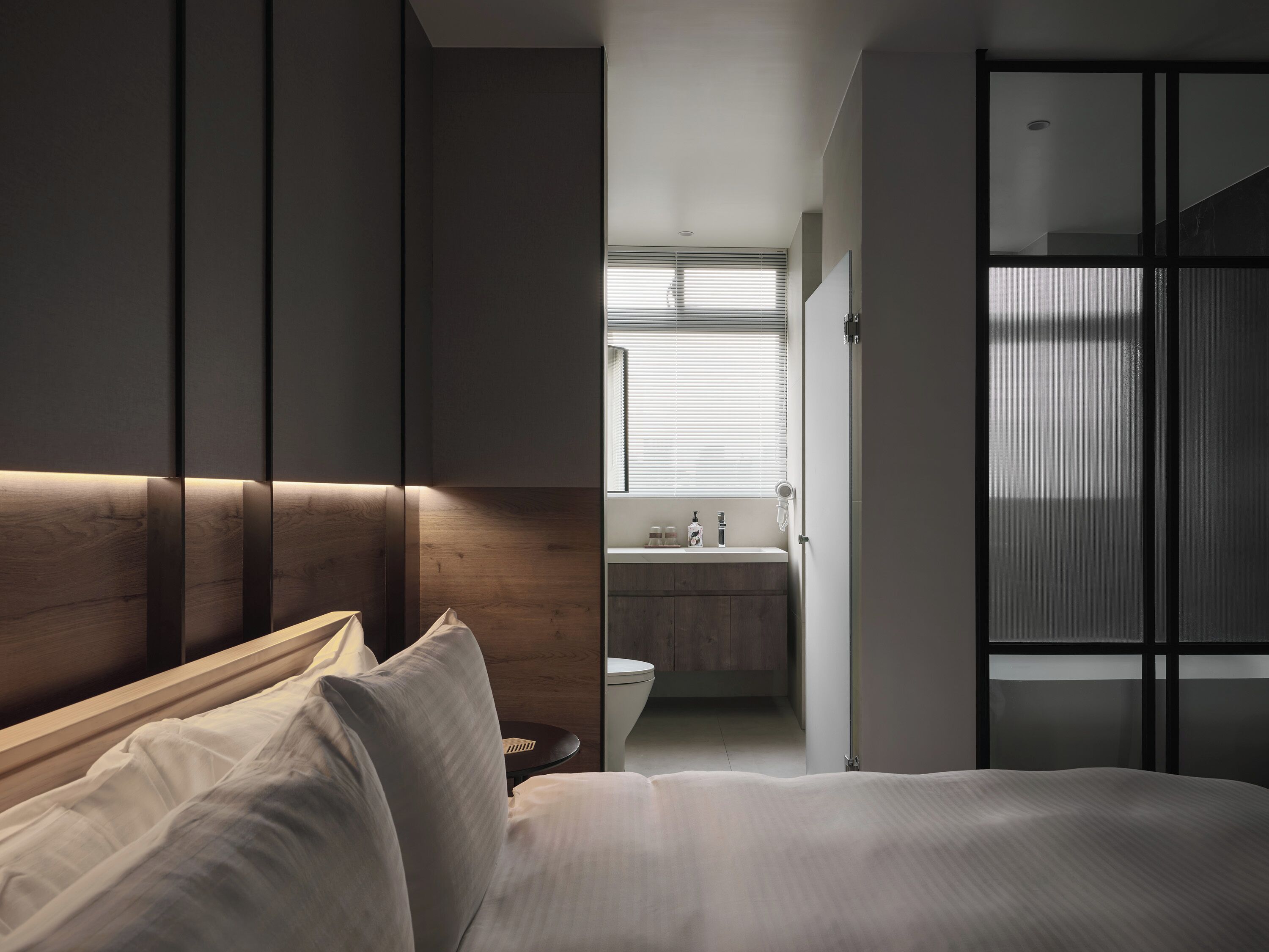 Down duvets, individually decorated, soundproofing, free WiFi