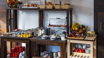 Desayuno buffet (EUR 17 por persona)