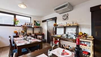 Daily buffet breakfast (EUR 17 per person)