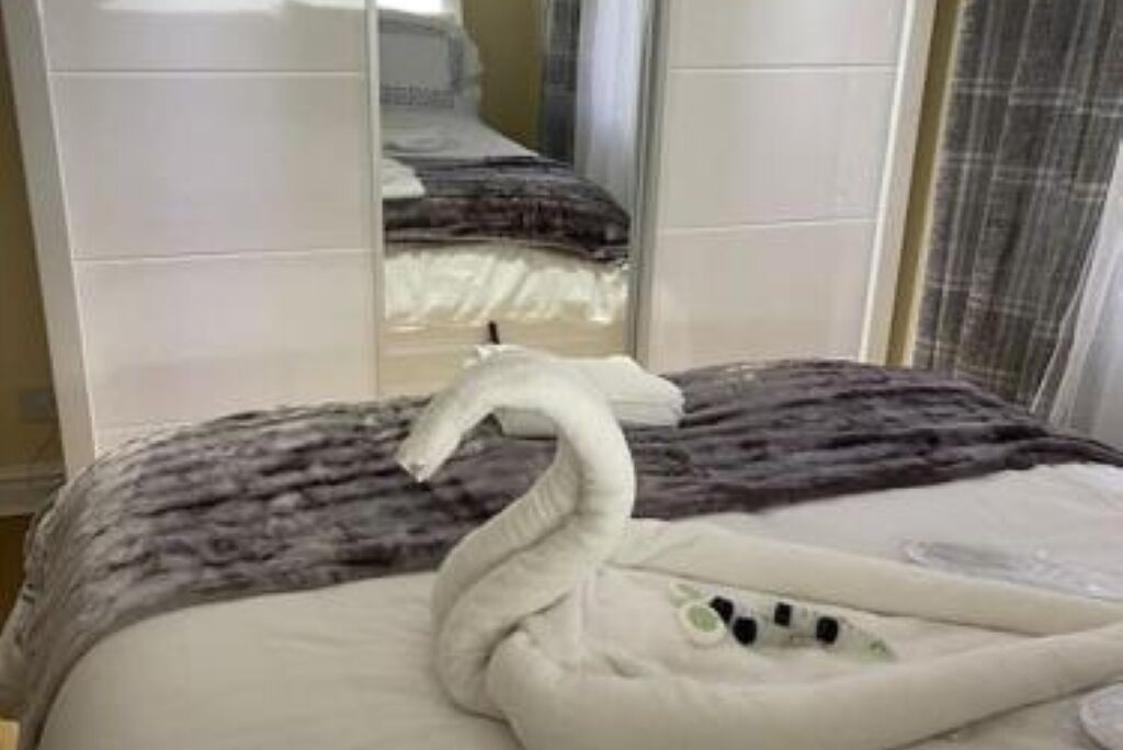 3 dormitorios, tabla de planchar con plancha, wifi y ropa de cama