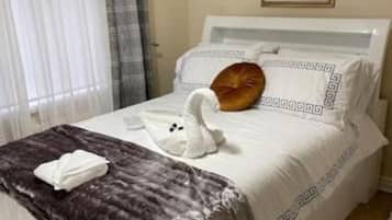 3 bedrooms, iron/ironing board, WiFi, bed sheets