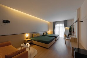 Family suite with balcony - Zeus Living Central Hotel (Ho Chi Minh City)