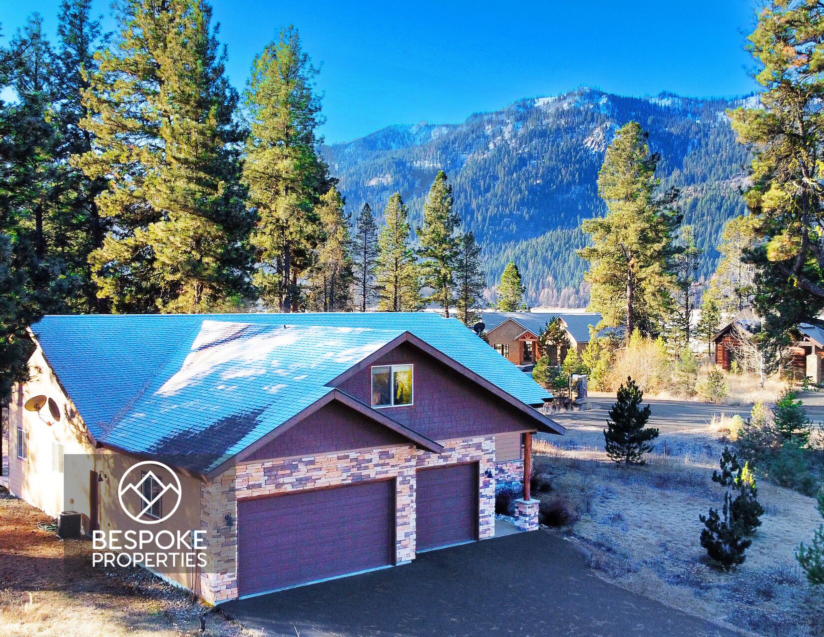 Lago Vista Lake Cascade: 5BR Near Tamarack w/ Hot Tub + AC