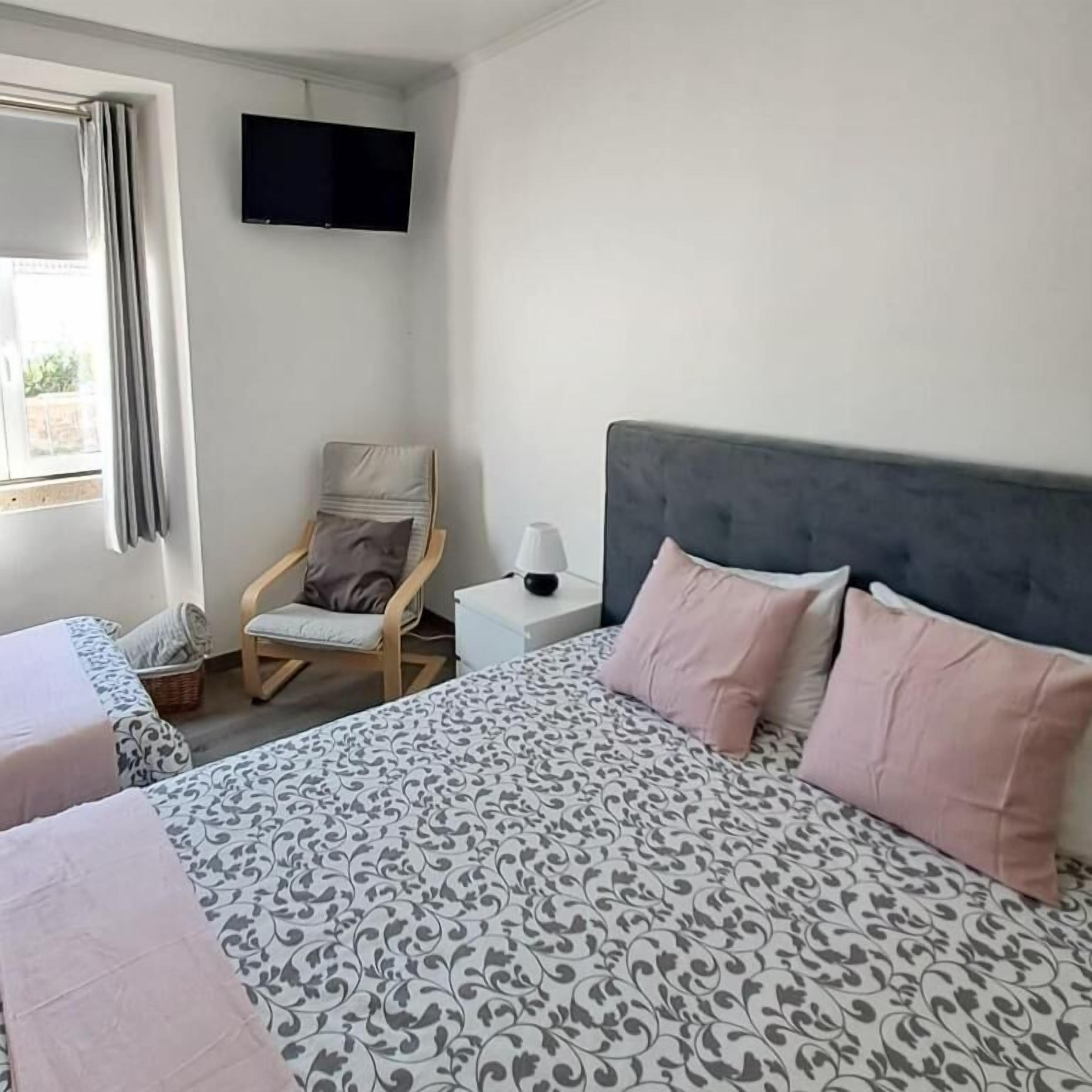 Kaupunkihuoneisto | 2 makuuhuonetta, työpöytä, ilmainen Wi-Fi, vuodevaatteet