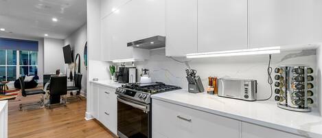 Fridge, microwave, oven, stovetop