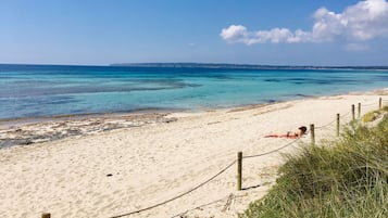 Una playa cerca