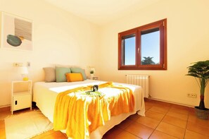 4 Schlafzimmer, Bügeleisen/Bügelbrett, Bettwäsche