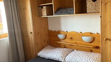 2 chambres, lit parapluie, Wi-Fi gratuit, draps fournis