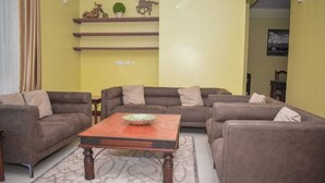 Family Apartment | Ruang tamu