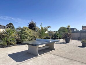 Terrace/patio - Modern 3-Bed, 2-Bath Mobile Home in Central Jullouville, Steps from Beach & Shops (Jullouville)