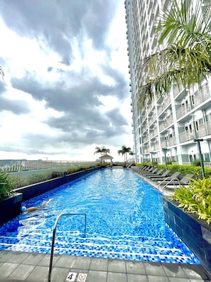 4 outdoor pools, open 6:00 AM to 10:00 PM, sun loungers