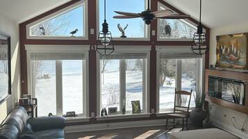 TV, peis og stereoanlegg