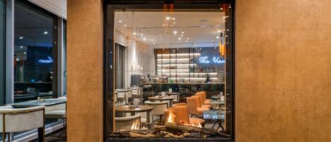 Lunch and dinner served