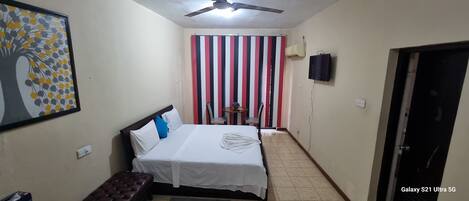 Premium Room, 1 King Bed