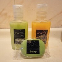 Habitación Premium, 1 cama de matrimonio grande | Baño | Secador de pelo, bidé, toallas y jabón