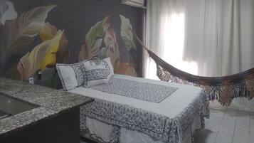 1 habitación, tabla de planchar con plancha, wifi y ropa de cama