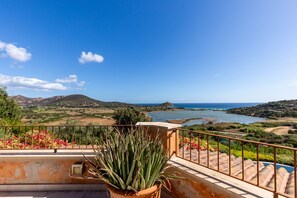Property grounds - Villa Corbezzolo has it all: private pool & jacuzzi, sea views and near beach (Chia)