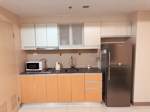 Private kitchen - BGC One Uptown Residence (Taguig)