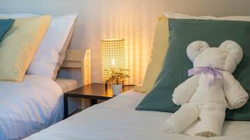 3 bedrooms, desk, iron/ironing board, WiFi