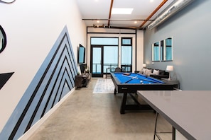 Games room - ꕥHeart of DTSAꕥPool Tableꕥ98 WlkscrꕥACꕥBalconyꕥGYMꕥ (Santa Ana)