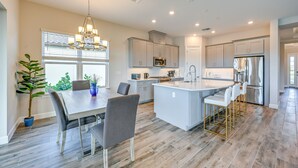 Private kitchen - Stunning Naples Vacation Home w/ Lanai! (Naples)