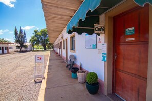 ด้านหน้าที่พัก