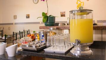 Bao gồm bữa sáng buffet hàng ngày