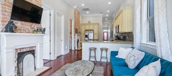 Historic NOLA Home between Magazine and Tchoupitoulas Pet Friendly