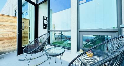 ⁂Pet Friendly⁂10min-Airport⁂AC⁂Gym⁂2Bed
