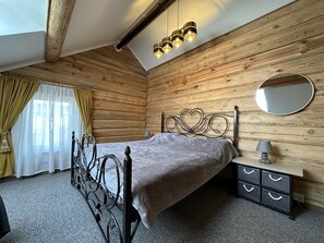 3 habitaciones, tabla de planchar con plancha, wifi y ropa de cama 