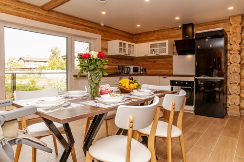 Guest house with sauna and hot tub, located 5 km from Jelgava.