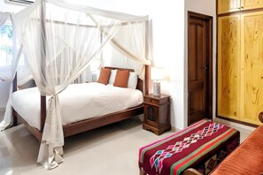 クラシック ルーム | 客室ごとに異なる装飾、デスク、ノートパソコン用作業スペース、WiFi (無料)