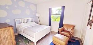 3 bedrooms, desk, iron/ironing board, WiFi