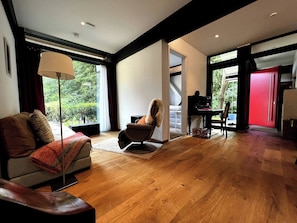 Apartment, 2 Bedrooms, Patio, Garden View | Living room - New Exclusive 2 Bedroom Apartment Hamburg (Hamburg)