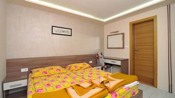 1 bedroom, iron/ironing board, WiFi