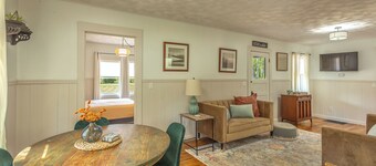 Cozy coastal Cottage