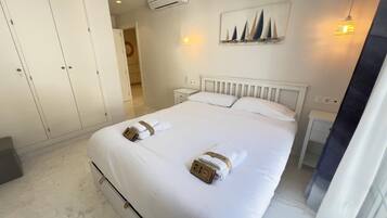 2 slaapkamers, een strijkplank/strijkijzer, wifi, beddengoed