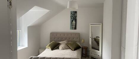 2 bedrooms, iron/ironing board, travel crib, free WiFi