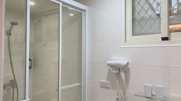 Suite familiar, 1 cama matrimonial, para no fumadores | Baño