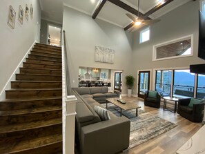 Smart TV, fireplace, table football - Exceptional Views! Also a Hot Tub & Game Room - Fox Trot by Carolina Properties. (Lake Lure)