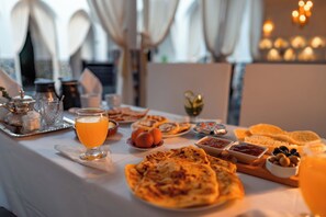 Desayuno a la carta incluido todos los días