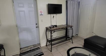 1br apartment within walking distance from Cedar and York St