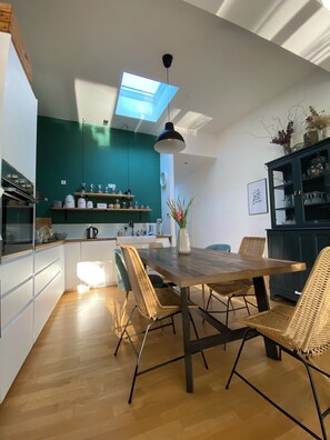 Dining - Apartment with lake view and lake access (Potsdam)