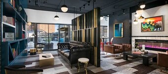 Downtown Penthouse Lake Views #1|Gym, Parking+Pool