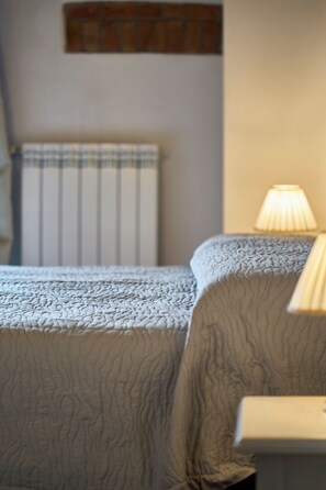 2 chambres, bureau, Wi-Fi gratuit, draps fournis