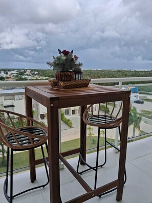 تناول الطعام بالخارج