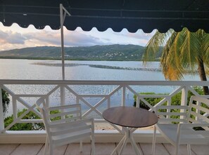 Terrace/patio - The perfect tropical getaway for couples, families and friends! (Montego Bay)